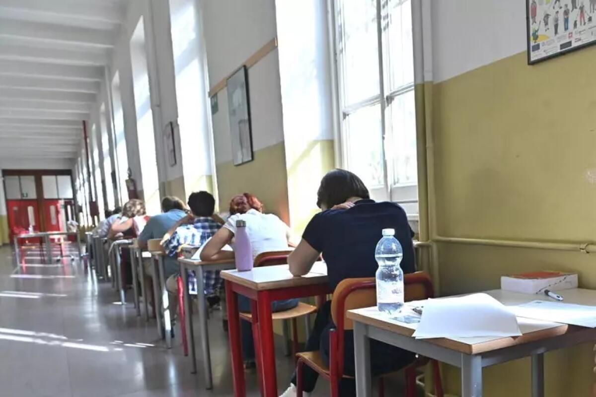 Al via la seconda prova scritta per 526mila studenti. - 