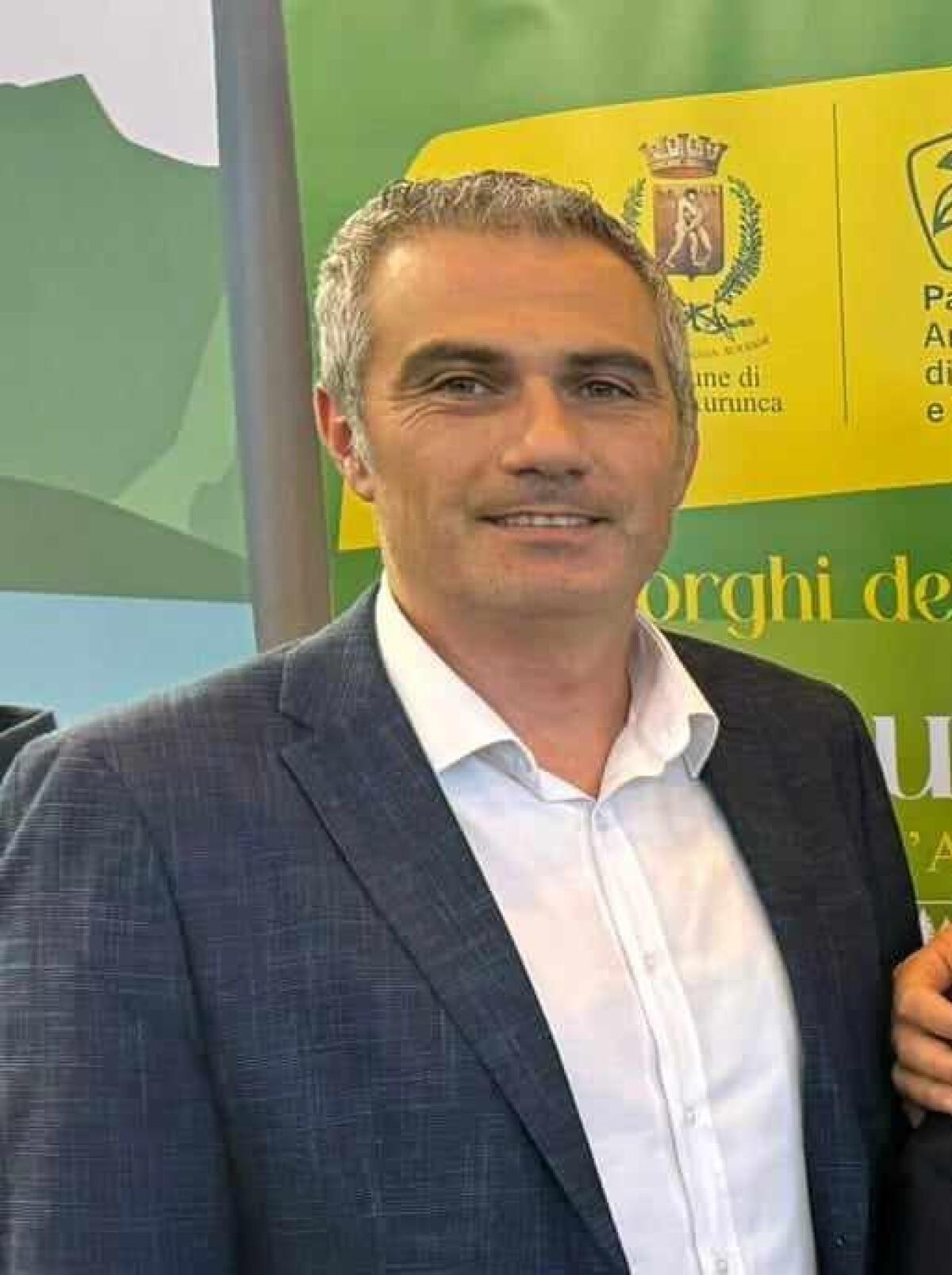 Il neopresidente del Parco Regionale del Matese Agostino Navarra dialoga con i sindaci. - 