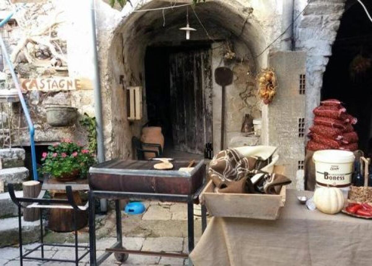 Cervinara. Istituzionalizzazione Sagra della Castagna, una ottima iniziativa dell'amministrazione Lengua - 