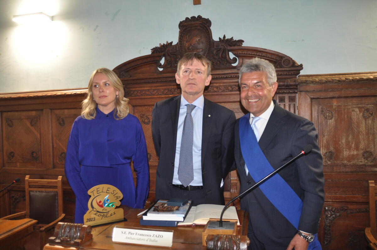 L’Ambasciatore italiano a Kiev Pier Francesco Zazo ospite d’Onore al “Telesia for Peoples” 2024. - 