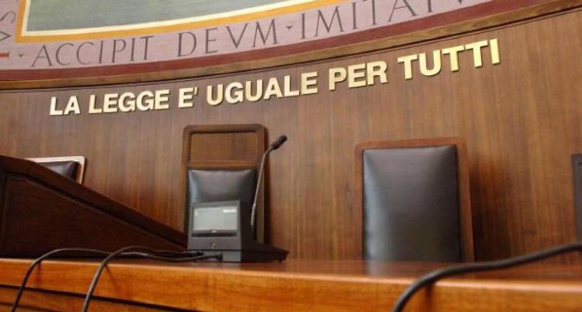 Assolto per detenzione illegale di un fucile risultato rubato. - 
