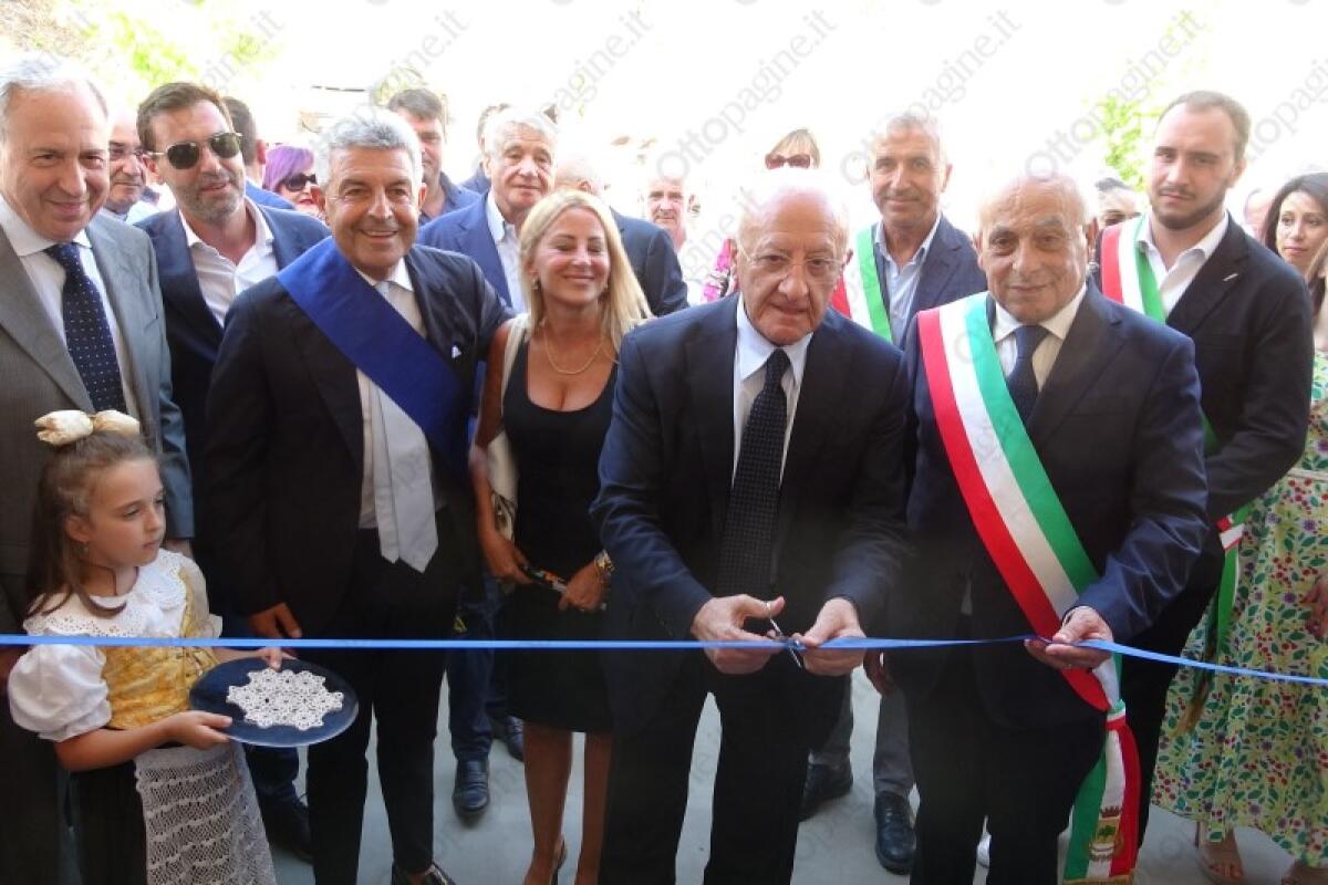 De Luca inaugura nuovo edificio Scuola dell'Infanzia a Foglianise - 