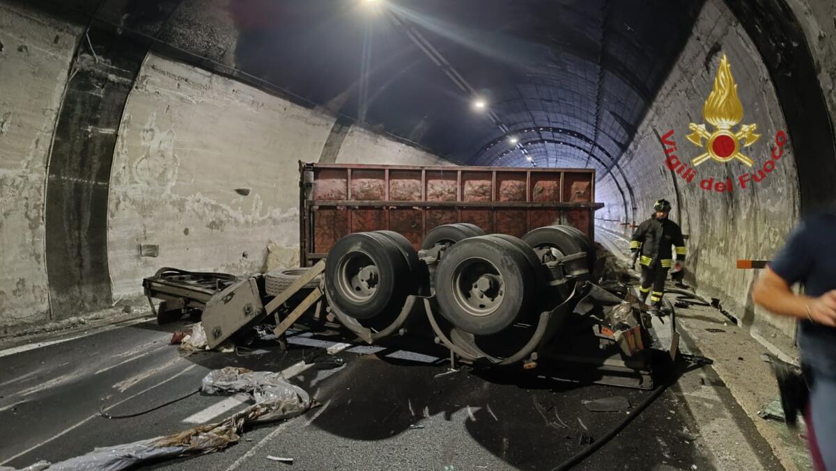 Scontro tra autotreni, perde la vita un 46enne autista - 
