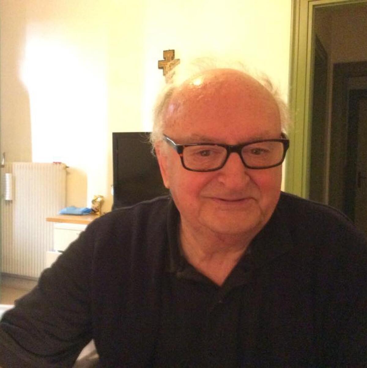 Padre Luigi Lanzilli, un prete che ci orienta verso le grandi virtu'. - 