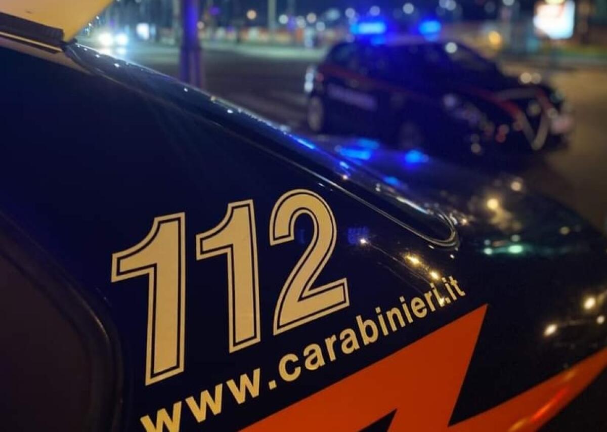 Chiamano Carabinieri per un tentato suicidio, ma era un ladro in fuga dal balcone. - 