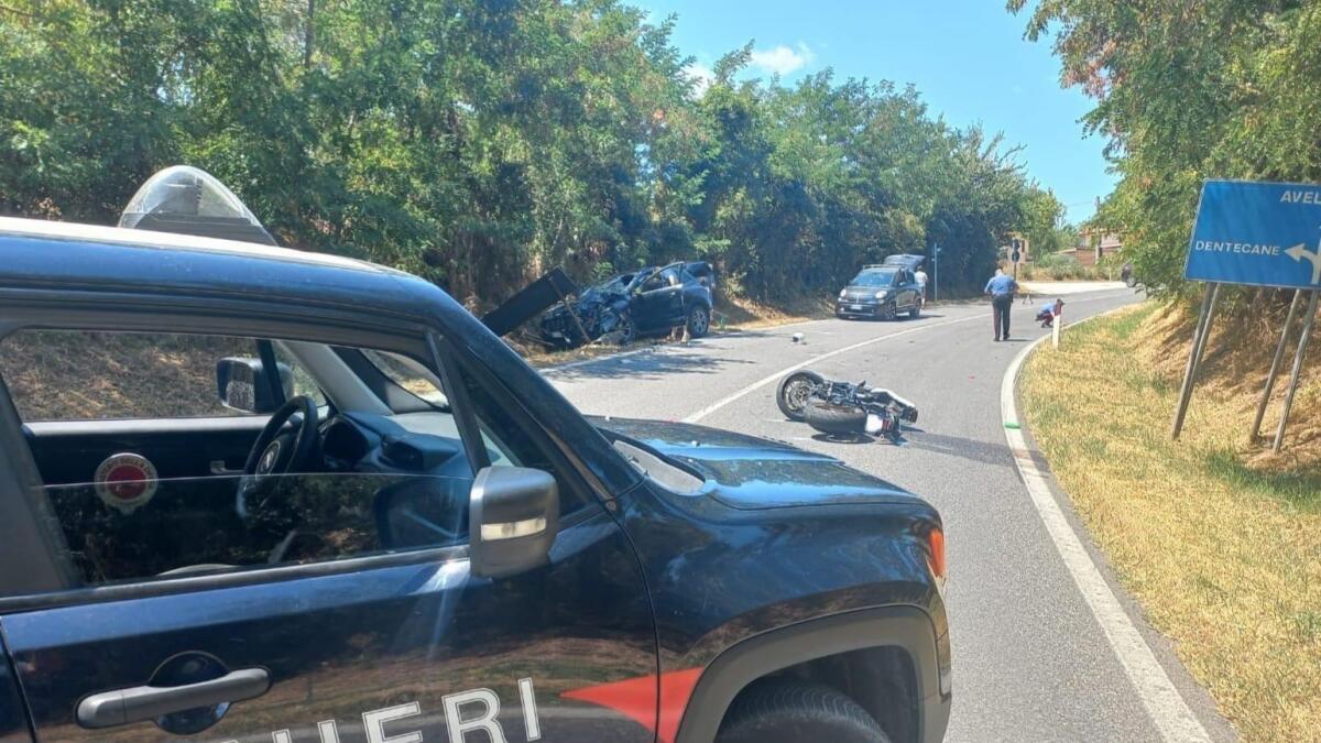 Incidente stradale a Pietradefusi:  quattro feriti - 