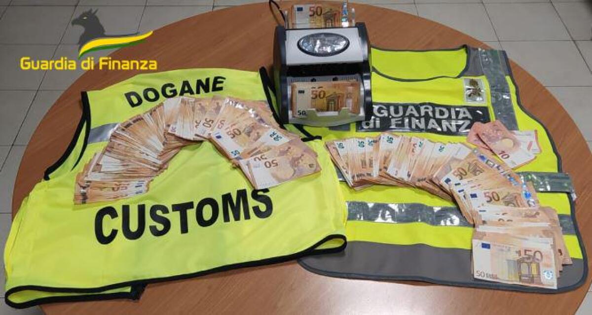 Guardia di Finanza e Agenzia Dogane hanno intercettato valuta non dichiarata per 1 milione di euro. - 