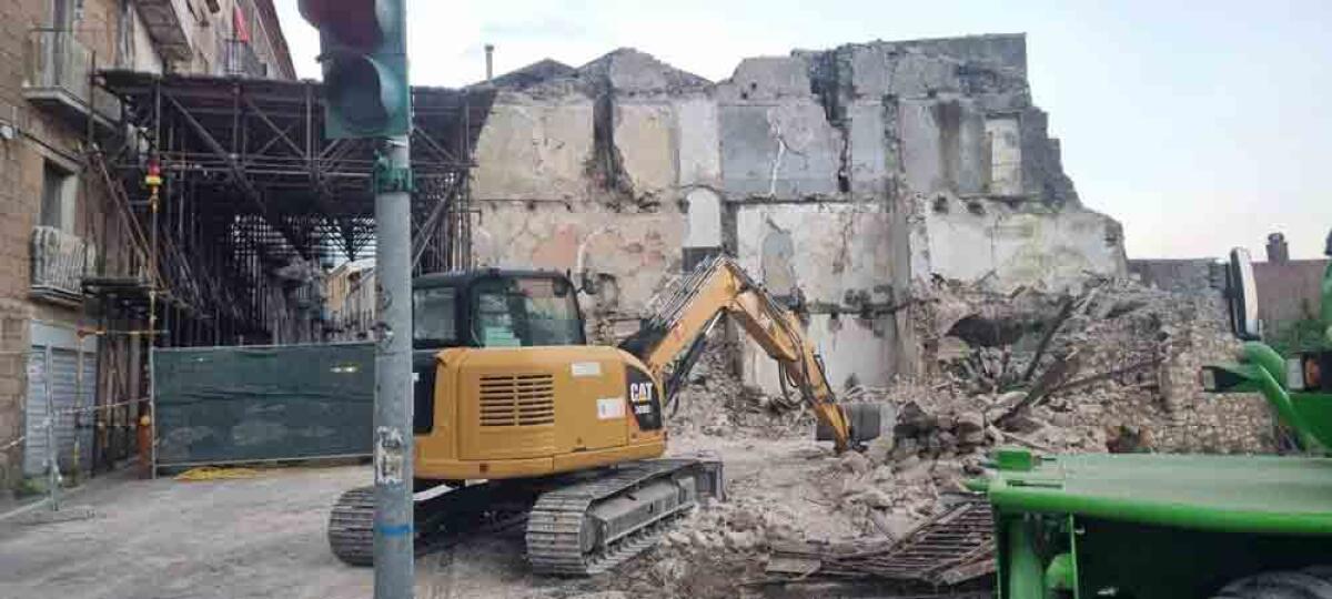 Guardia, l’opposizione: “Stretto della Portella, cominciata la demolizione. Ma ora chi paga?” - 