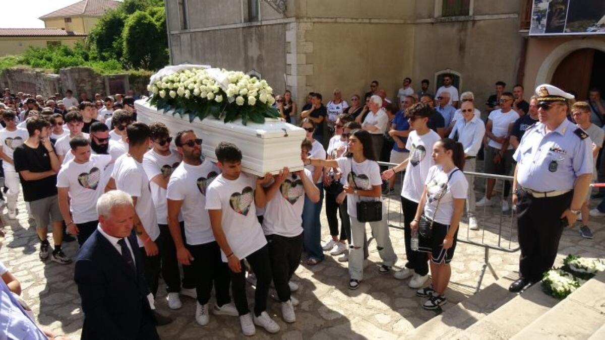 Frigento. L'ultimo saluto a Francesco. - 