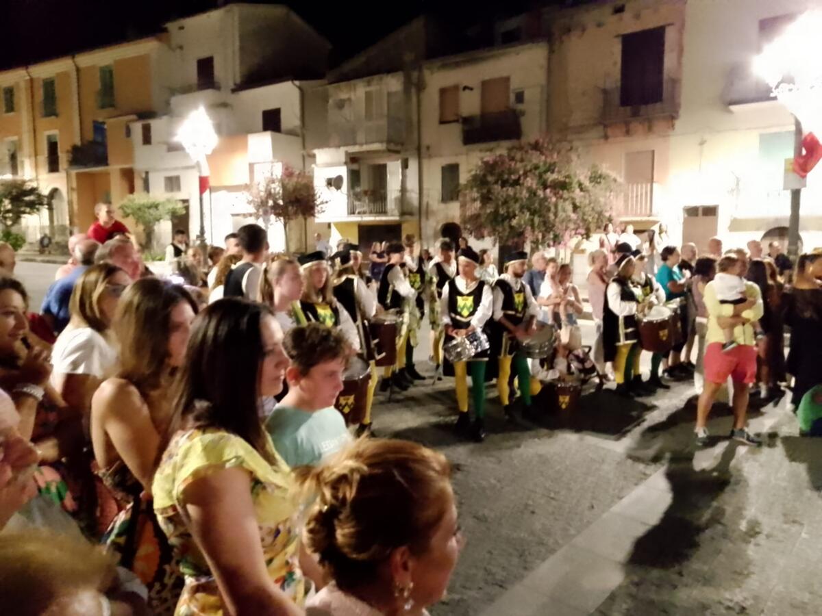 Il Corteo Storico "La Castellana" Incanta San Martino Valle Caudina. - 