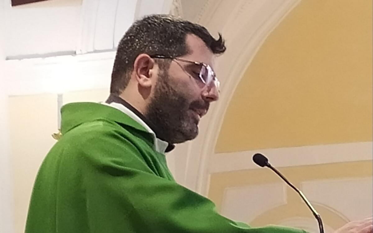 Cervinara. Don Daniele Paradiso trasferito a Pesco Sannita - 