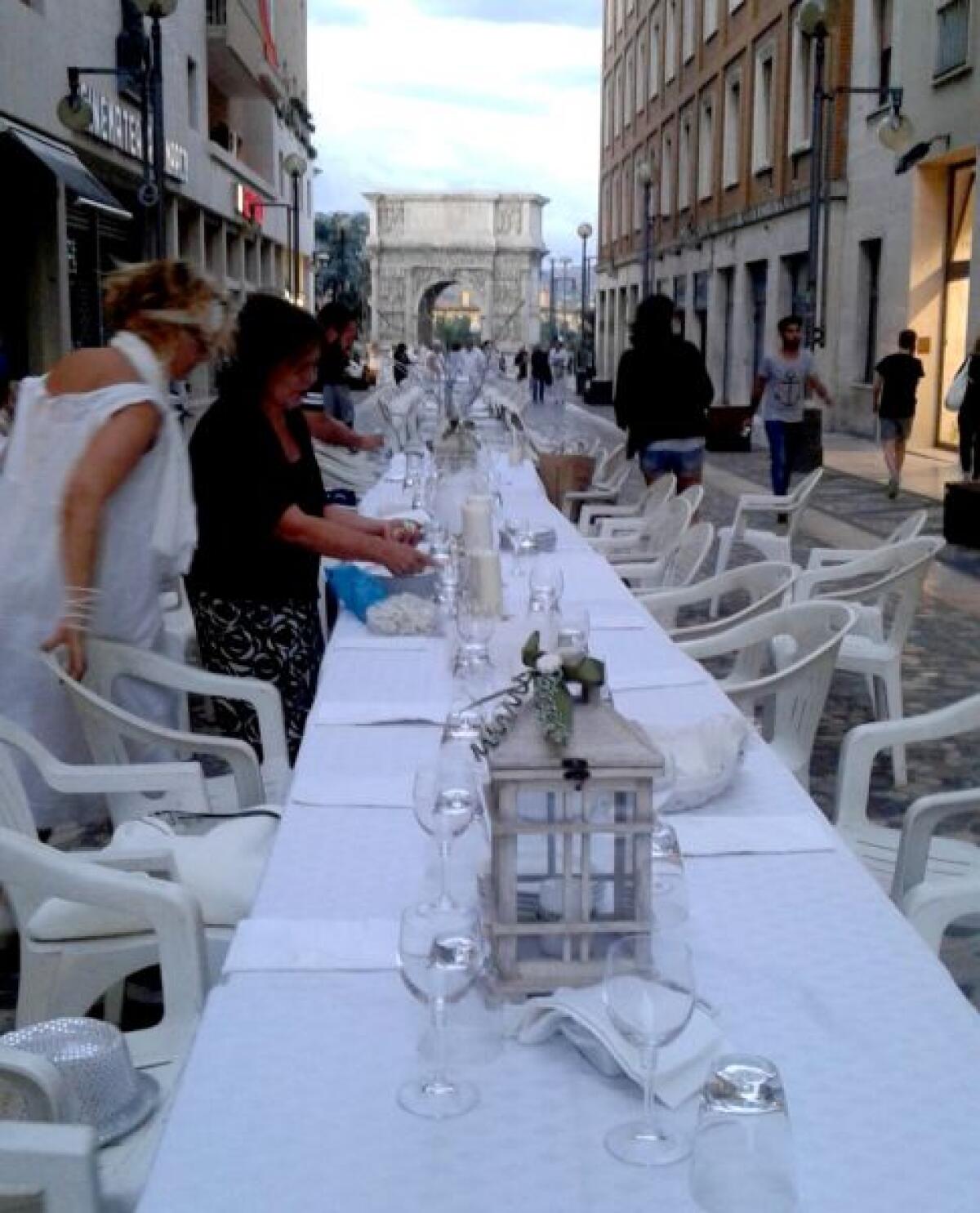 La Cena In Bianco, una ricca cafonata.  - 