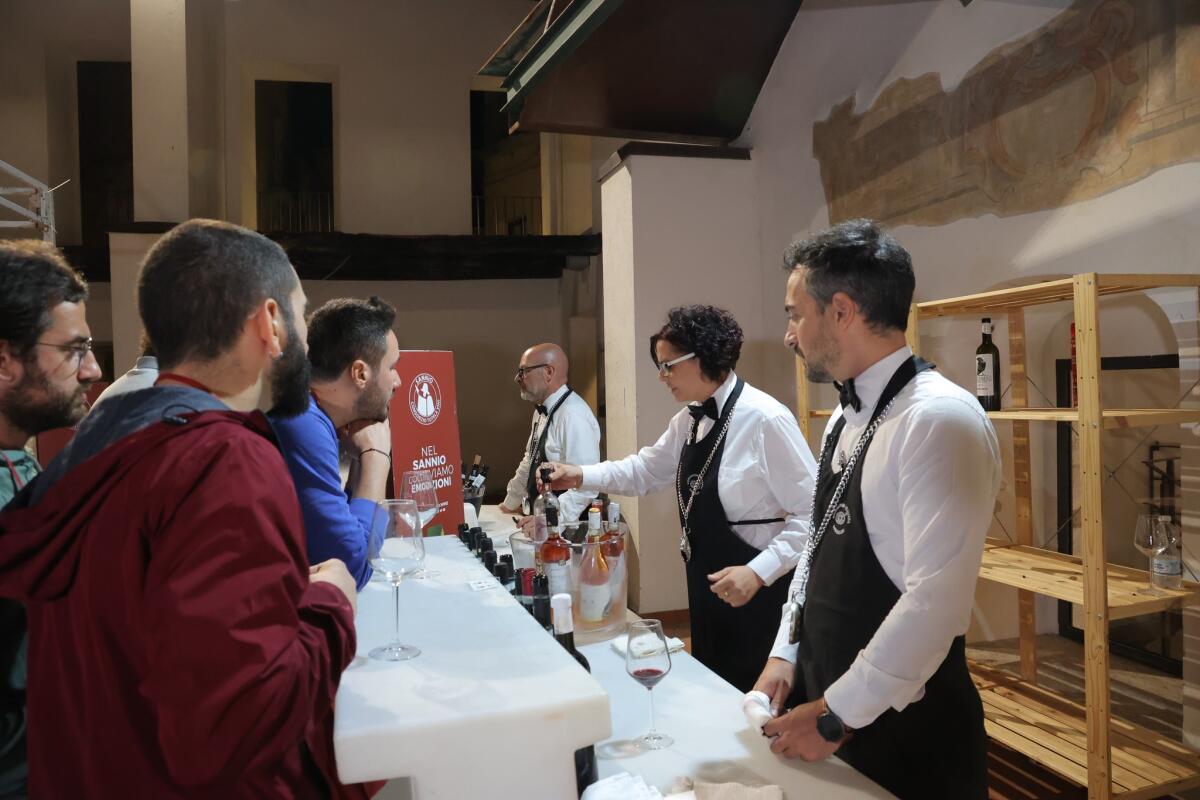 Guardia Sanframondi: Domenica la presentazione-inaugurazione della 31esima edizione di Vinalia - 