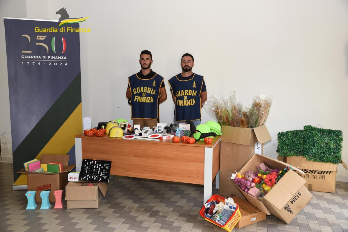 Ariano Irpino. Sequestrati in un esercizio commerciale, più di 10 mila prodotti non sicuri. - 