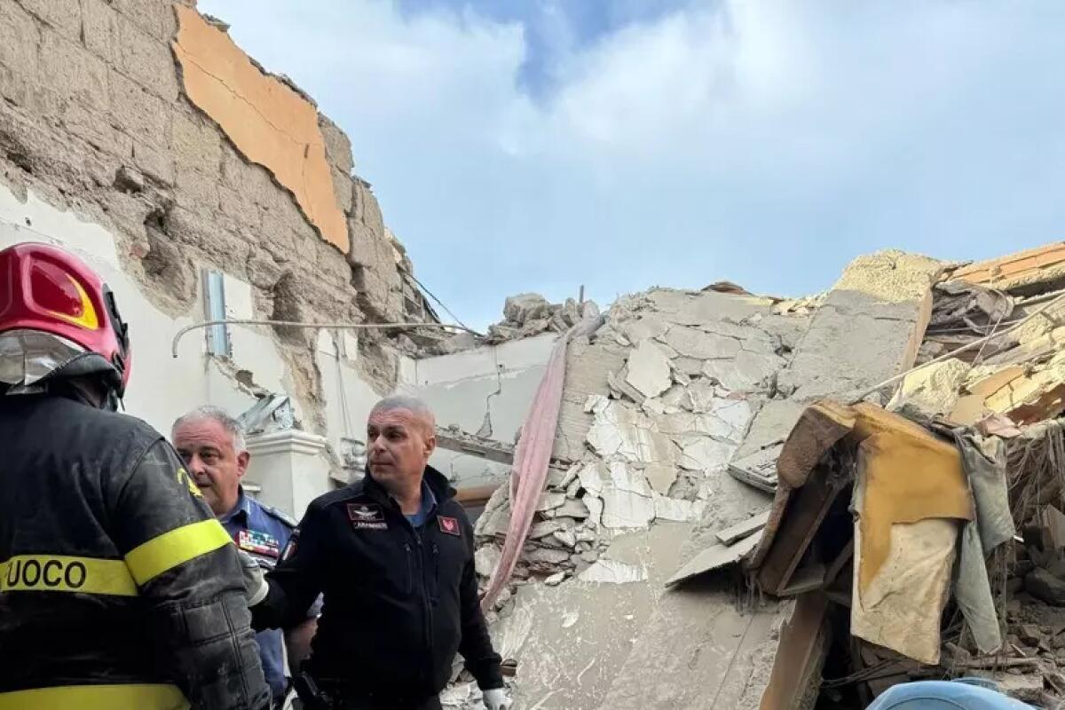 Crolla una palazzina a Saviano, morti due bambini e una donna - 