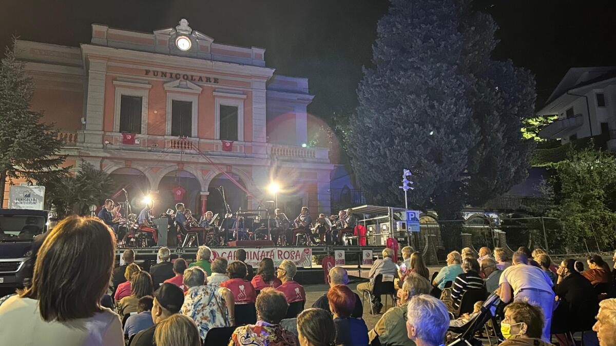 La Fanfara dell’Arma dei Carabinieri in concerto per la decima edizione della “Camminata Rosa” - 