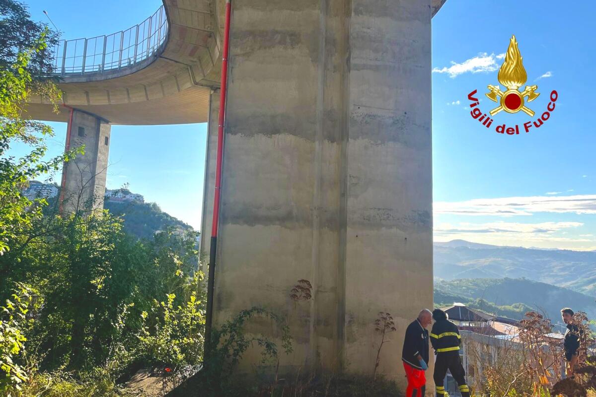 54enne trovato privo di vita sotto un pilone della Panoramica - 