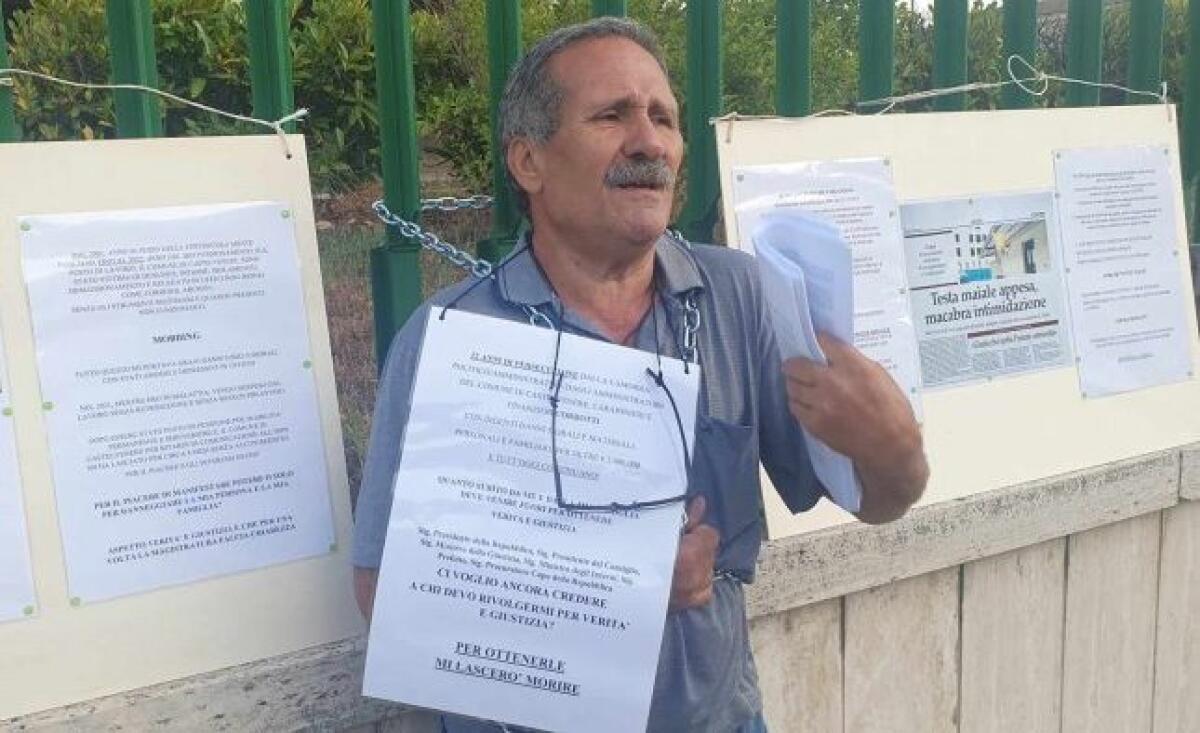 Cittadino di Castelvenere si incatena davanti al Tribunale di Benevento. - 