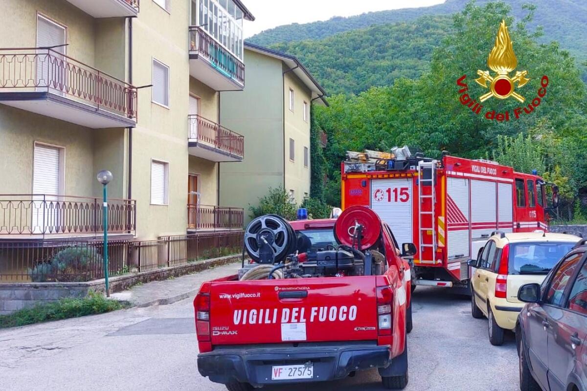 Resta bloccato in ascensore, 84enne trovato morto - 