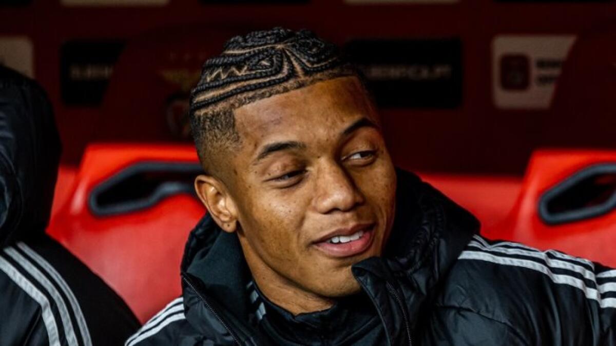 Rapinato David Neres mentre tornava in albergo - 