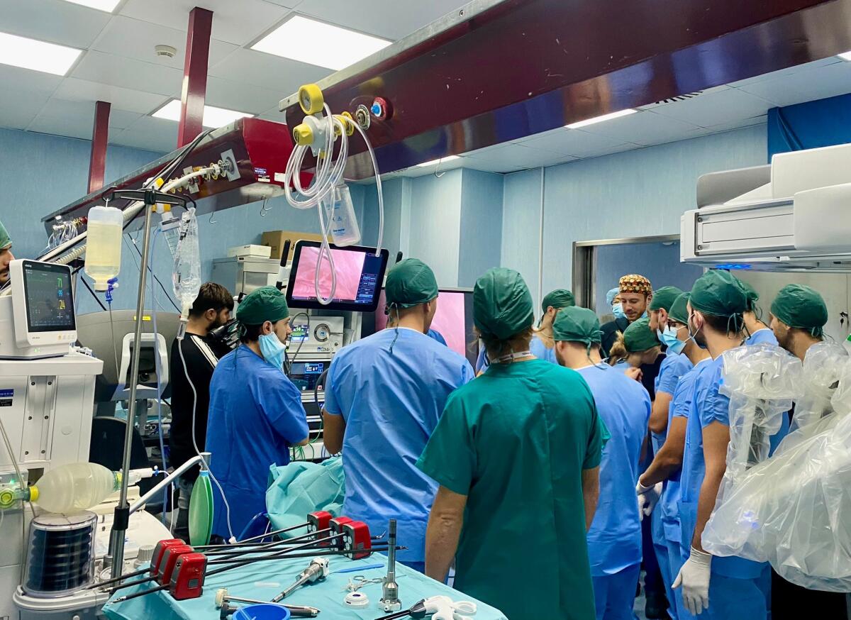 Con 3500 interventi nel 2023, l'urologia del Cardarelli segna il record con circa 12 interventi al giorno. - 
