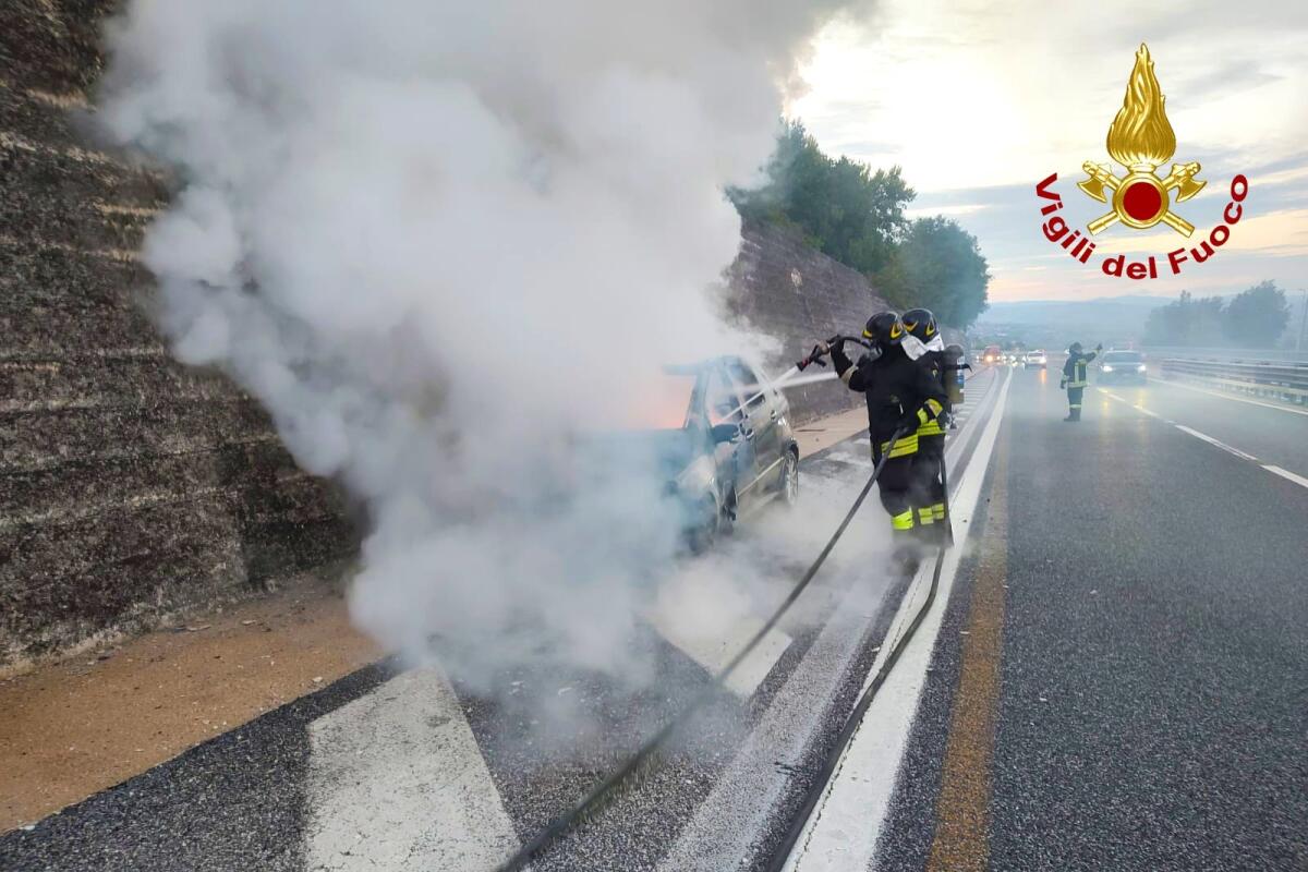 Due veicoli in transito in fiamme sulle strade irpine - 