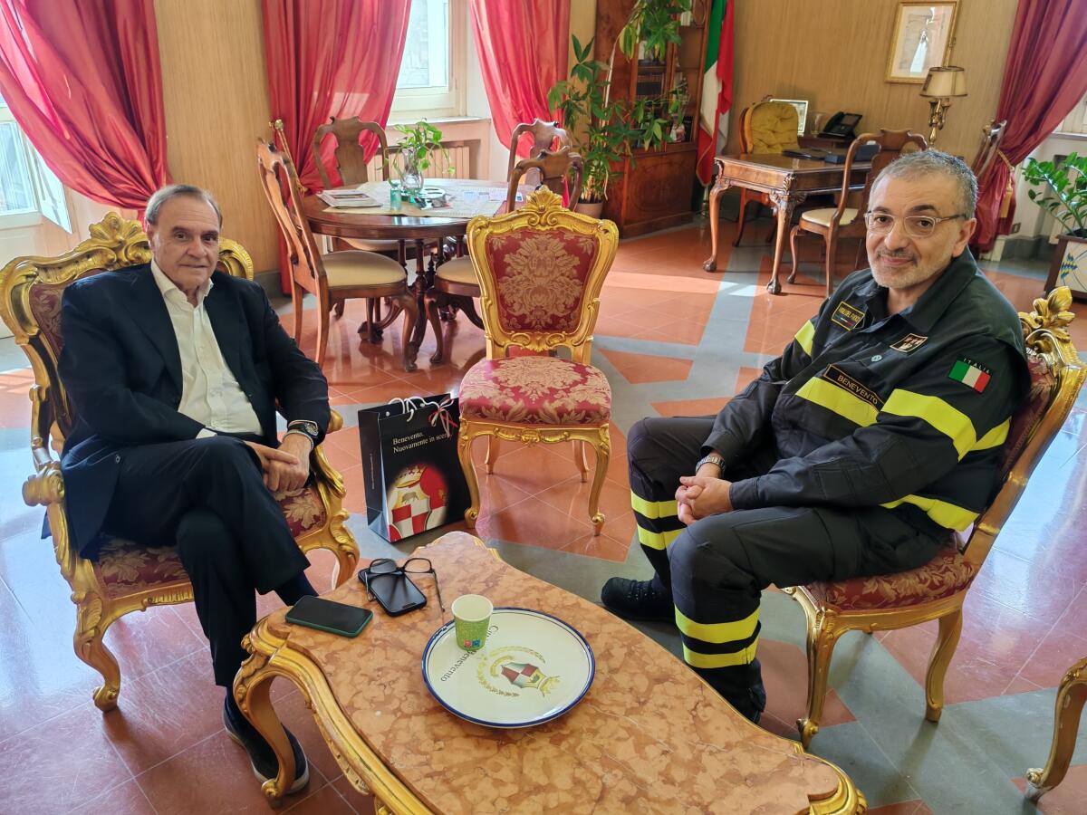 Il sindaco Mastella ha incontrato il Comandante dei Vigili del Fuoco Bellizzi. - 