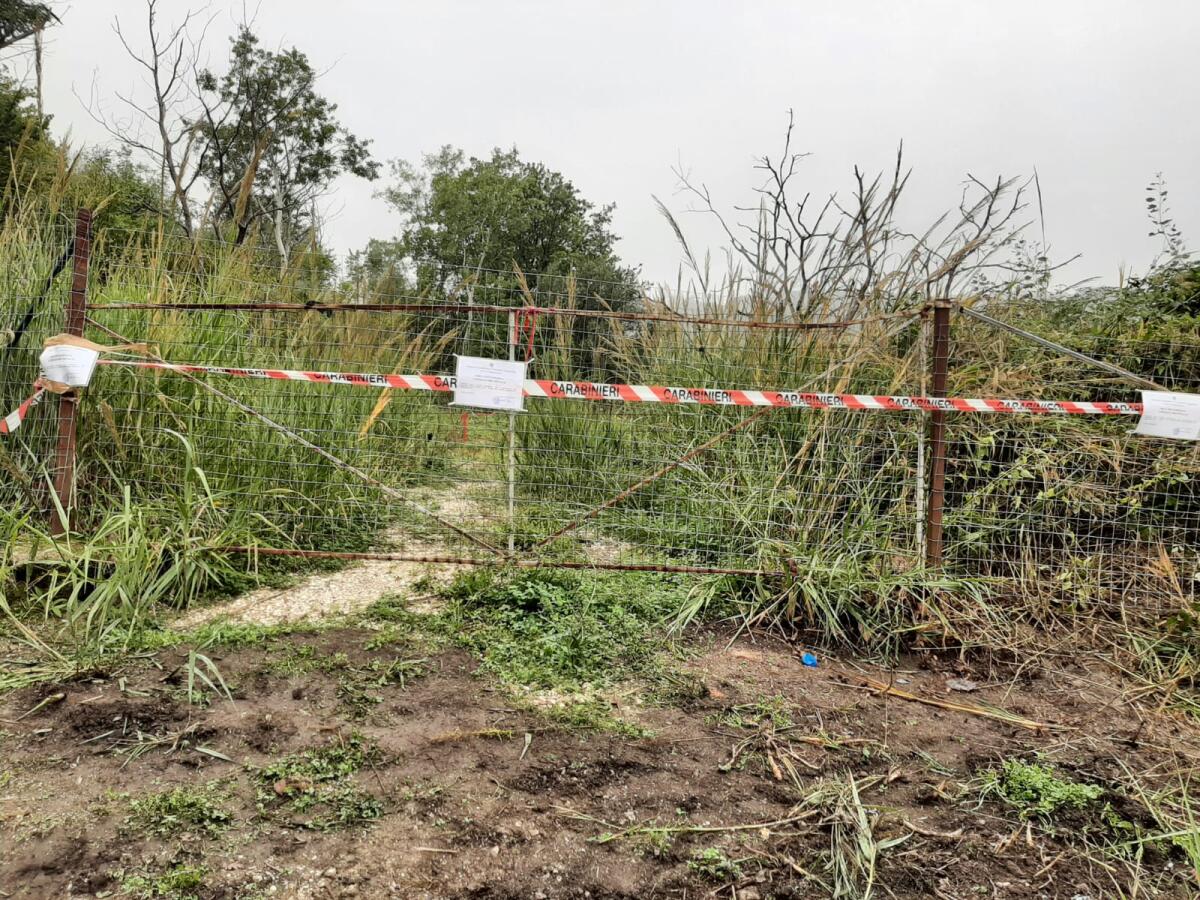 Arpaise: discarica a cielo aperto. Terreno sequestrato. - 