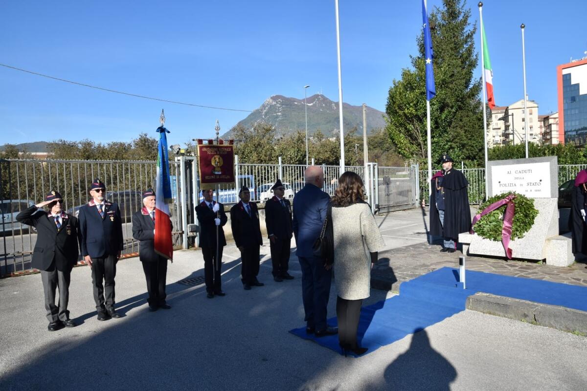 Avellino. Celebrata in Questura la cerimonia in memoria dei Caduti della Polizia di Stato - 