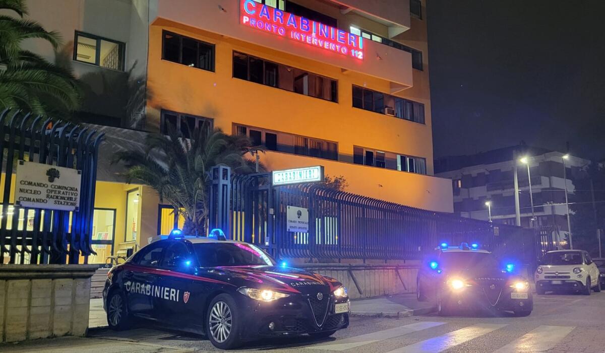 Caserme Cc illuminate di arancione nella giornata contro la violenza sulle donne - 