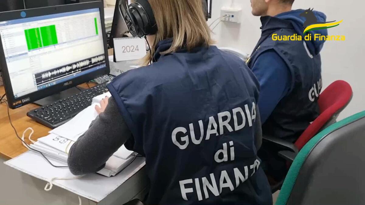 Diplomi falsi, scattano perquisizioni e sequestri in istituti scolastici paritari - 