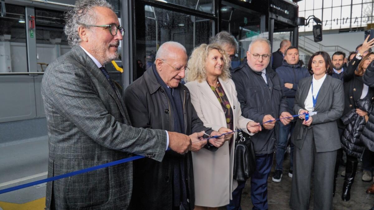 Inaugurata oggi, nell’area industriale di Pianodardine, ad Avellino, la nuova sede di AIR Campania, - 