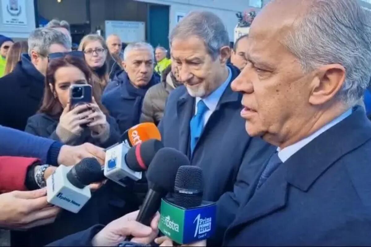 Piantedosi e Musumeci a Sant'Angelo dei Lombardi in occasione del 44esimo anniversario del sisma - 