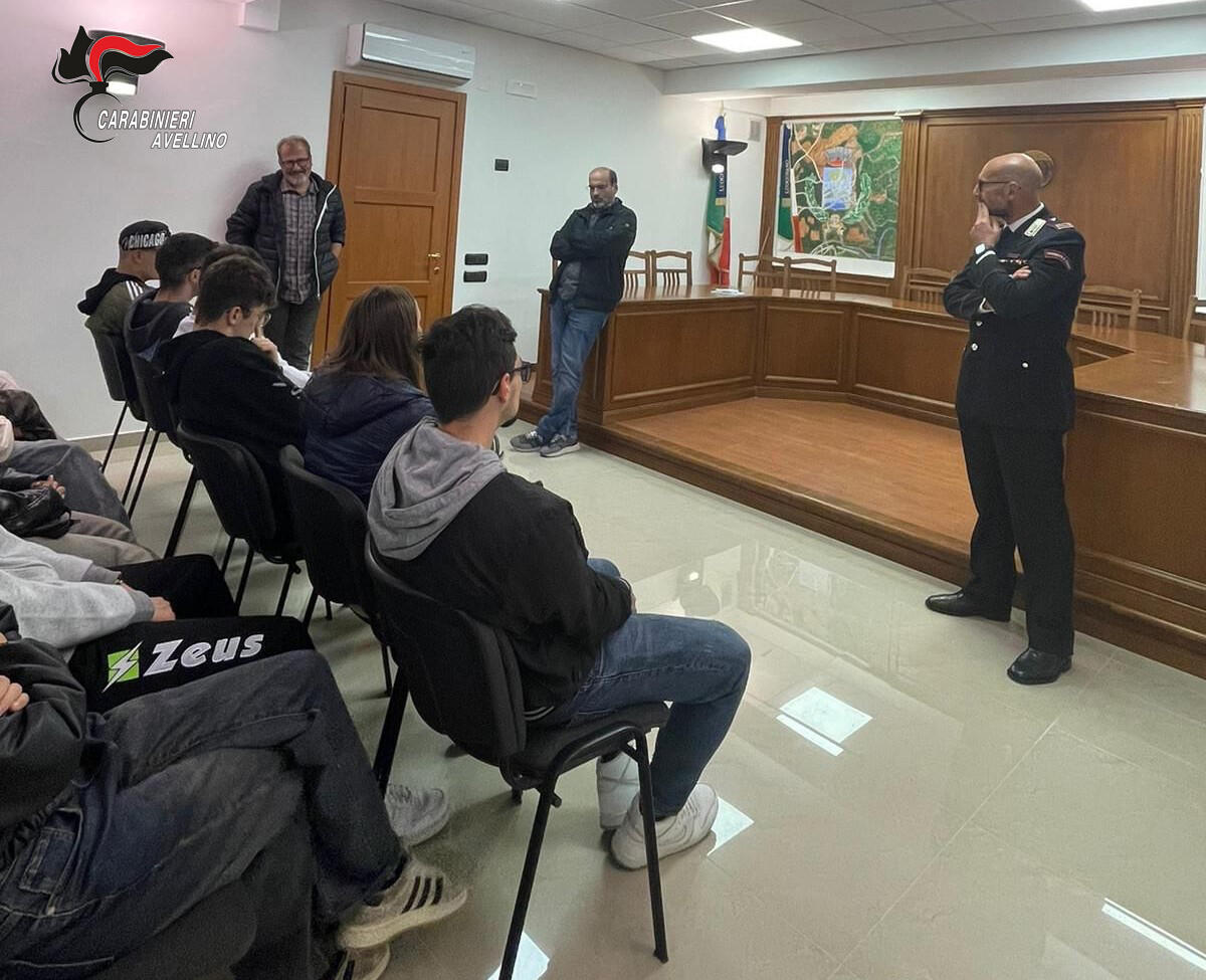 Cultura della Legalità - I Carabinieri al Forum giovanile di Luogosano  - 