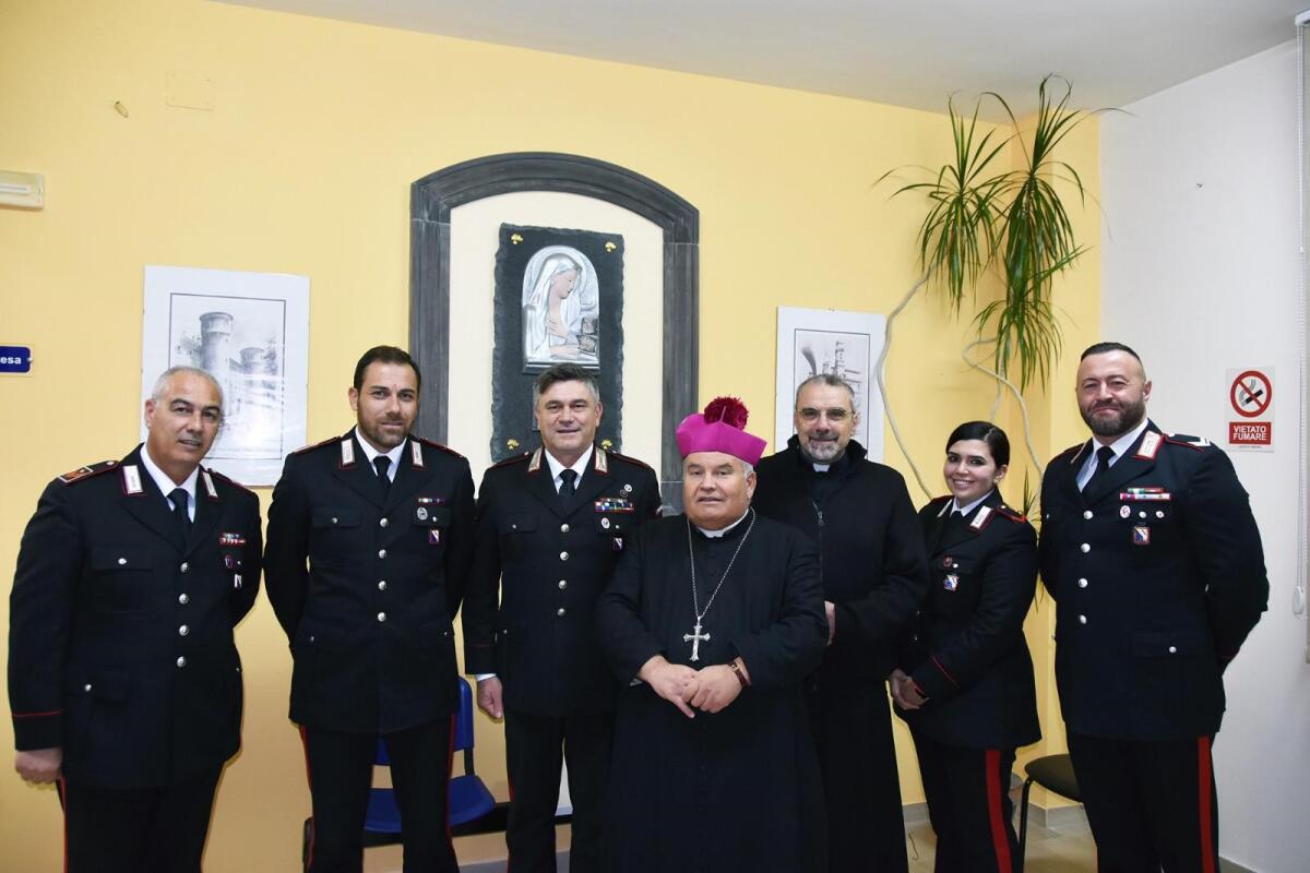 L'Arcivescovo Mons. Pasquale Cascio in visita alla Stazione Carabinieri di Frigento - 