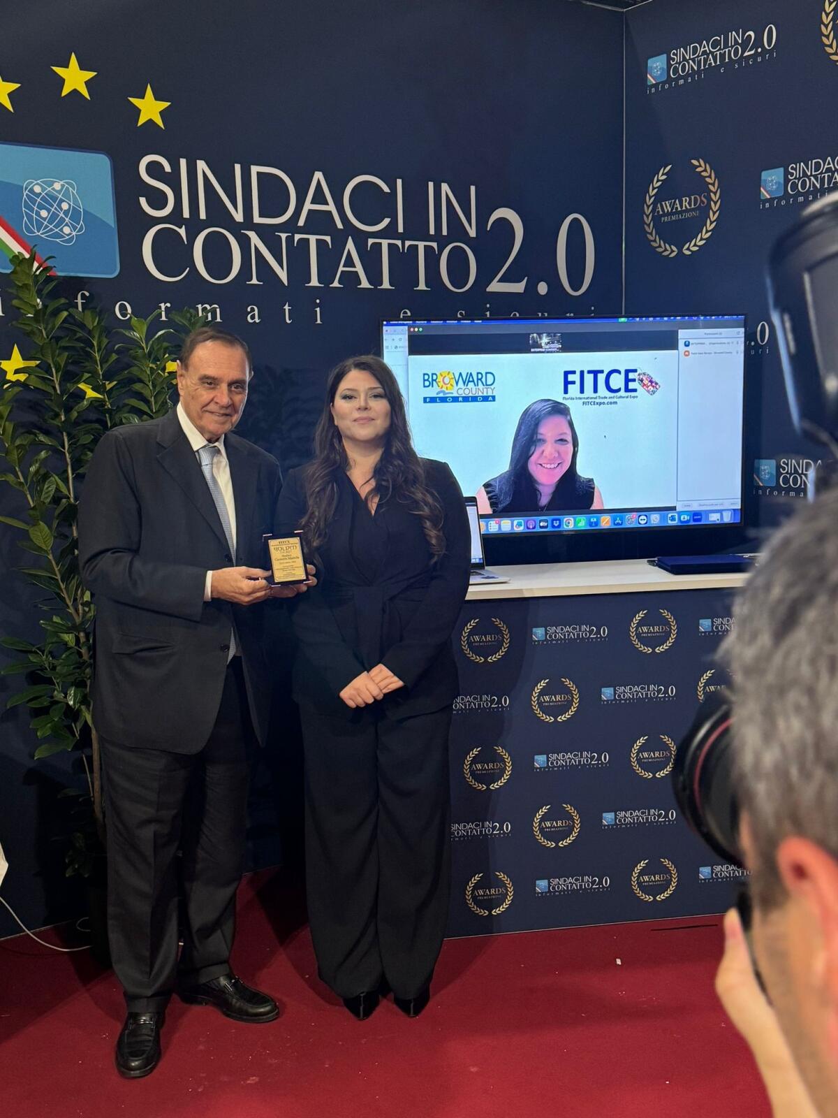 Il sindaco Mastella premiato a Torino con il Golden Ticket di miglior comunicatore pubblico. - 