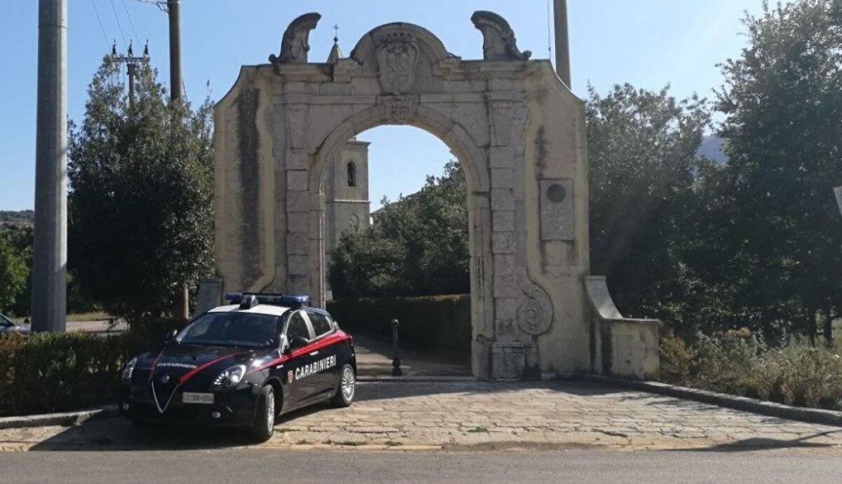 Coltivazione e detenzione di sostanze stupefacenti, denunciato un 46enne di Montemarano - 