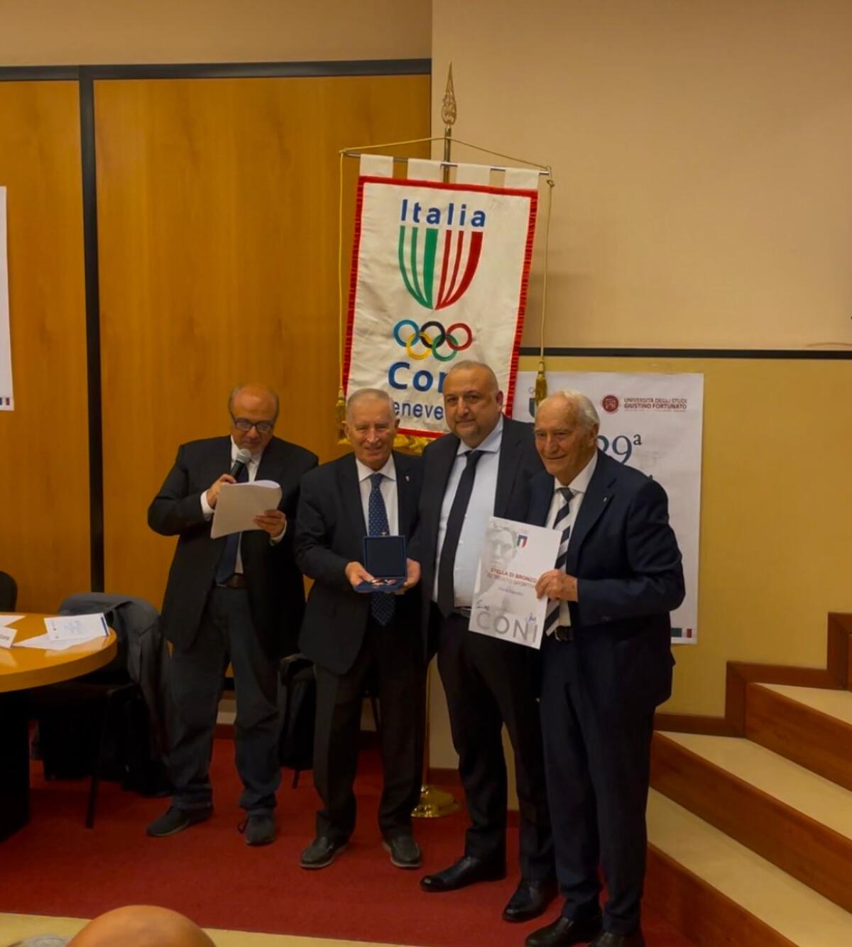 Cervinara. A Pietro Esposito la Stella di Bronzo al merito Sportivo - 