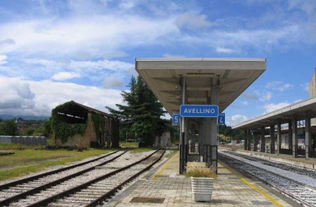 Pendolaria 2025 di Legambiente, tra le linee peggiori ferroviarie l' Avellino-Benevento - 