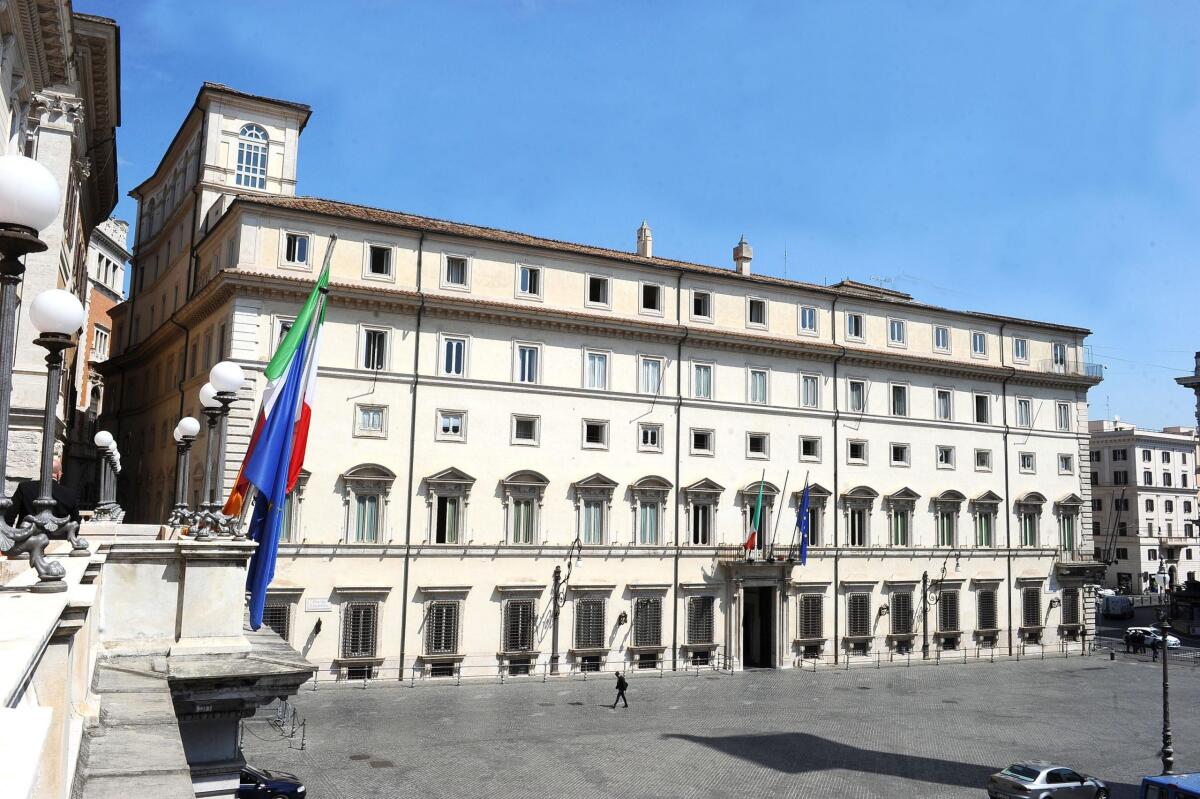 Fazzolari, sul terzo mandato valutiamo di impugnare legge - 