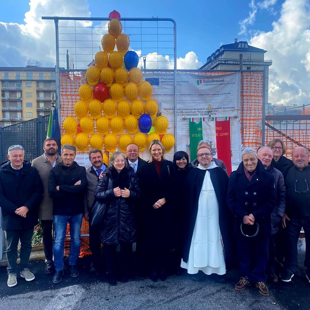 “Albero per la sicurezza”, inaugurata l’installazione sul Ponte della Ferriera - 