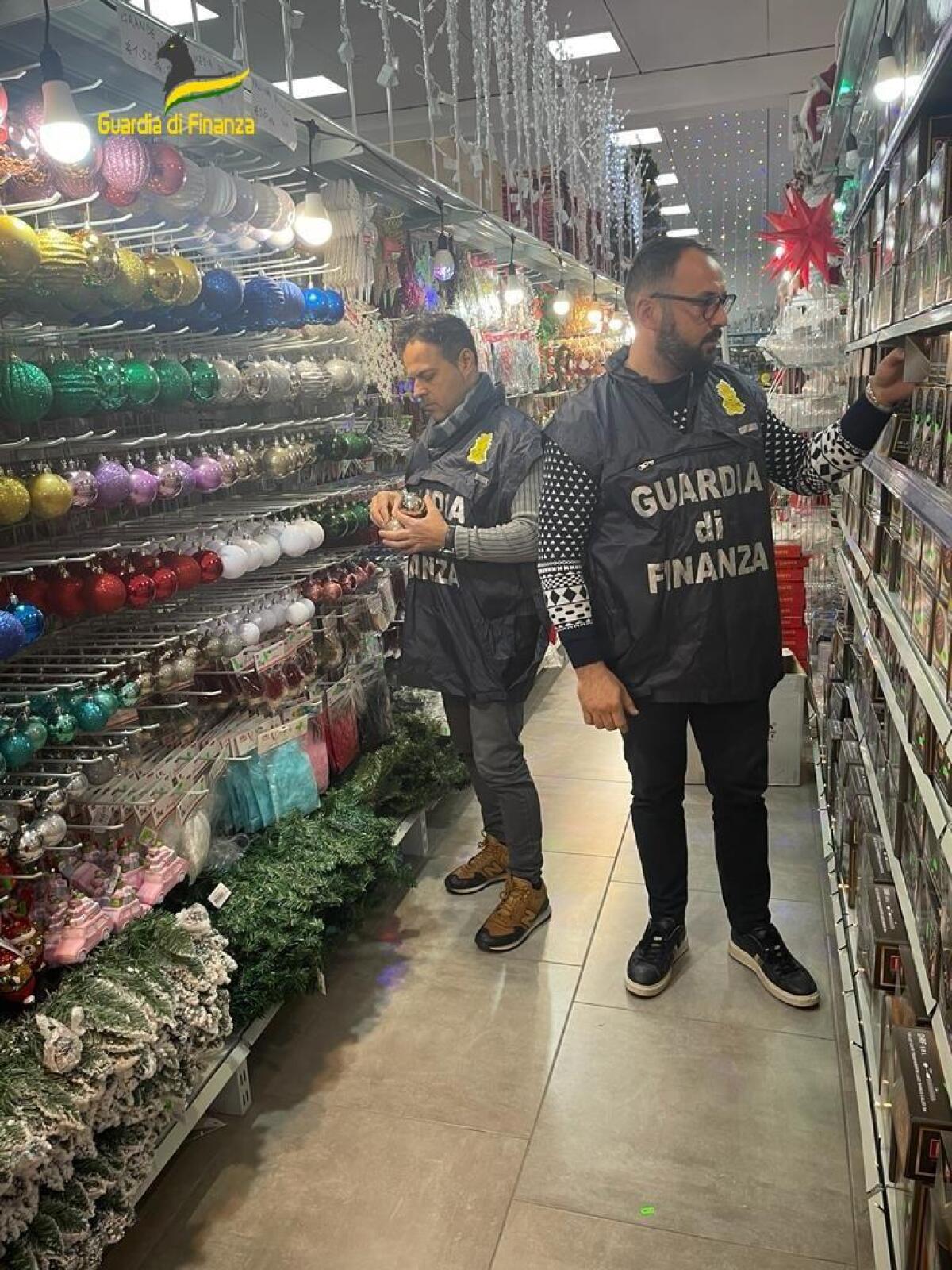 Montesarchio e Solopaca, sottoposti a sequestro 16 mila articoli contraffatti - 