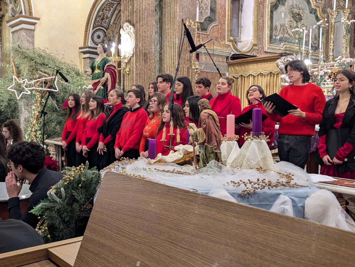 Il Lombardi di Airola ricorda la dirigente Cirillo e gli studenti scomparsi.  - 