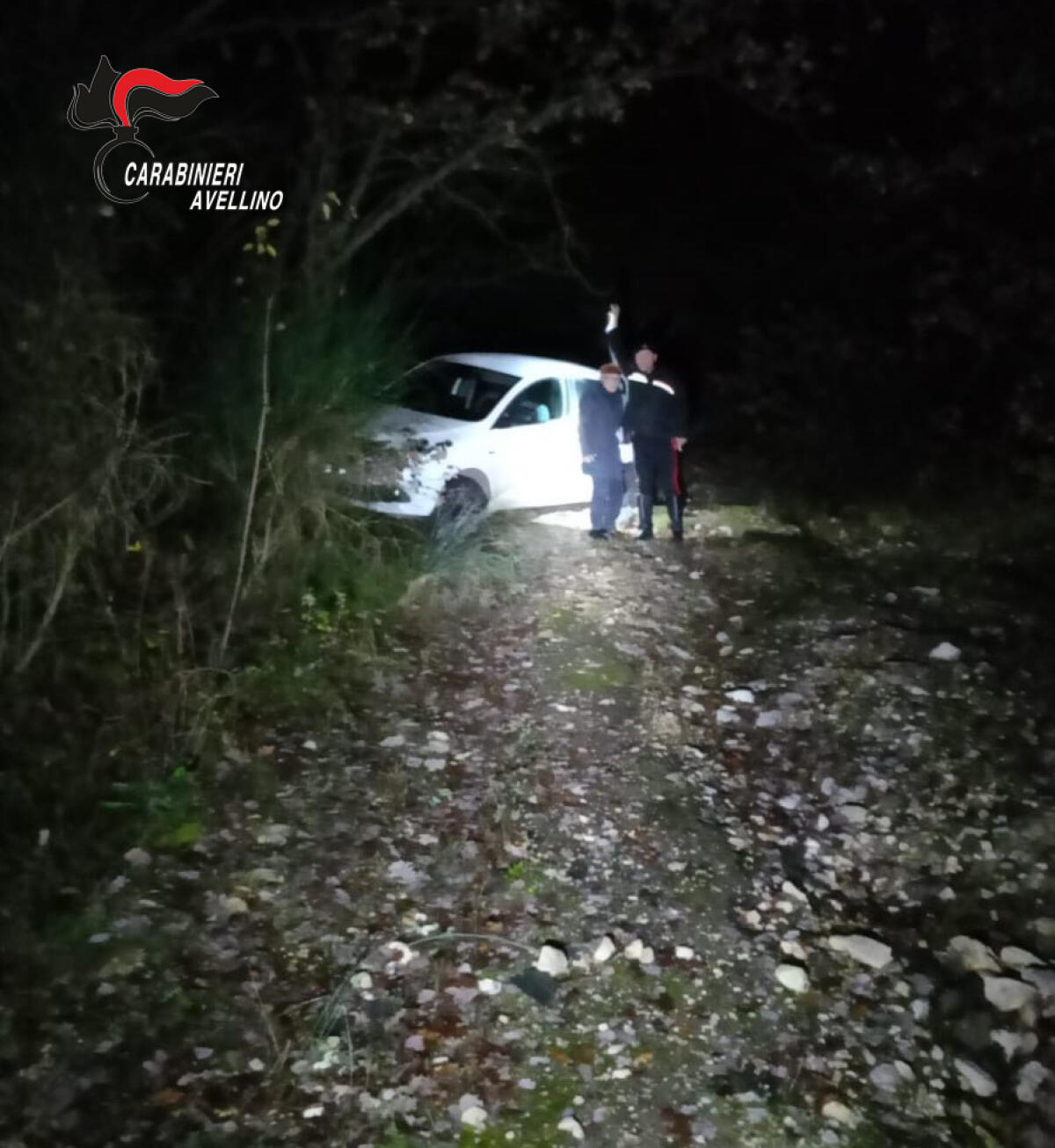 Resta impantanato con l'auto sui Monti Picentini, 85enne ritrovato dai Carabinieri - 