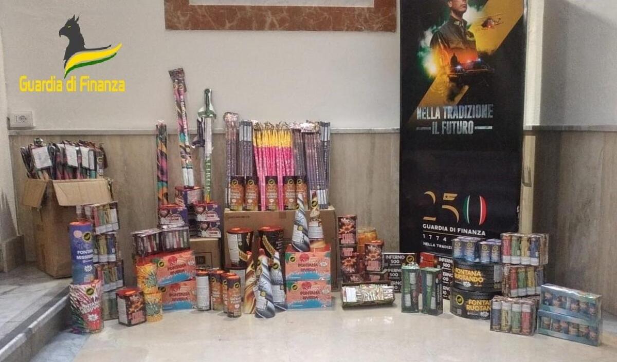 San Giorgio del Sannio. Sequestrati in un esercizio commerciale 31 chili di fuochi illegali - 