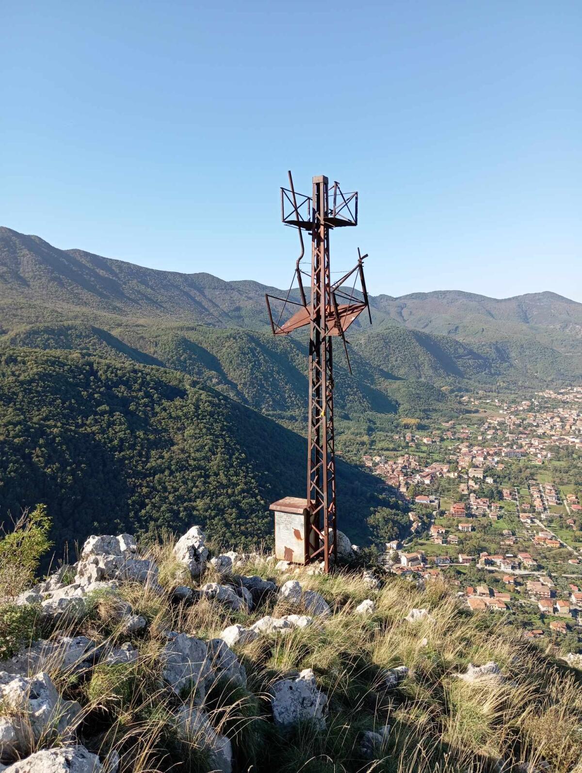 Cervinara. Trasformare l'antenna del Pizzone in una croce illuminata.. - 