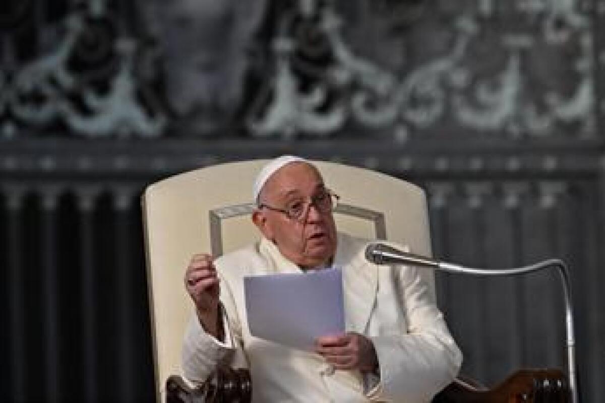 Il Papa: La dipendenza dai social media provoca 'putrefazione cerebrale' - 