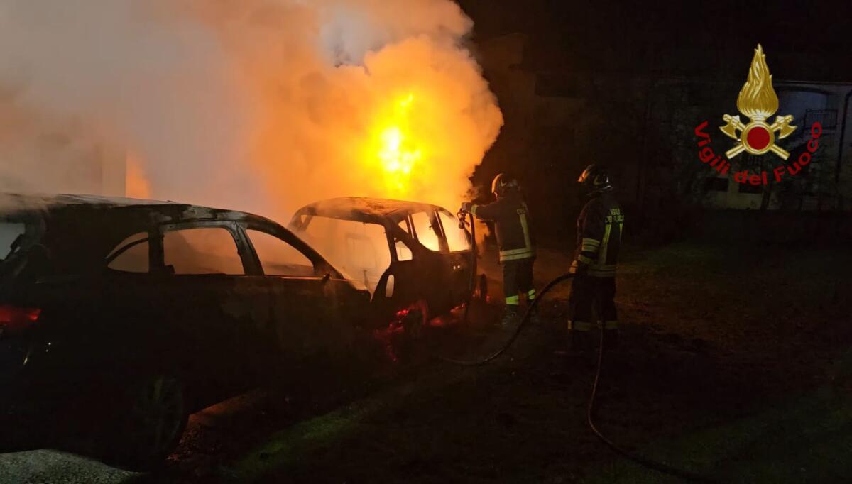 Due auto in fiamme a Villamaina, indagano i Carabinieri. - 