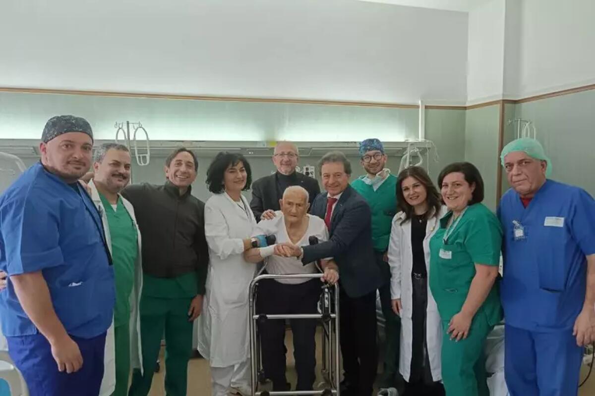 Operato a 103 anni per protesi all'anca, in piedi dopo 24 ore - 