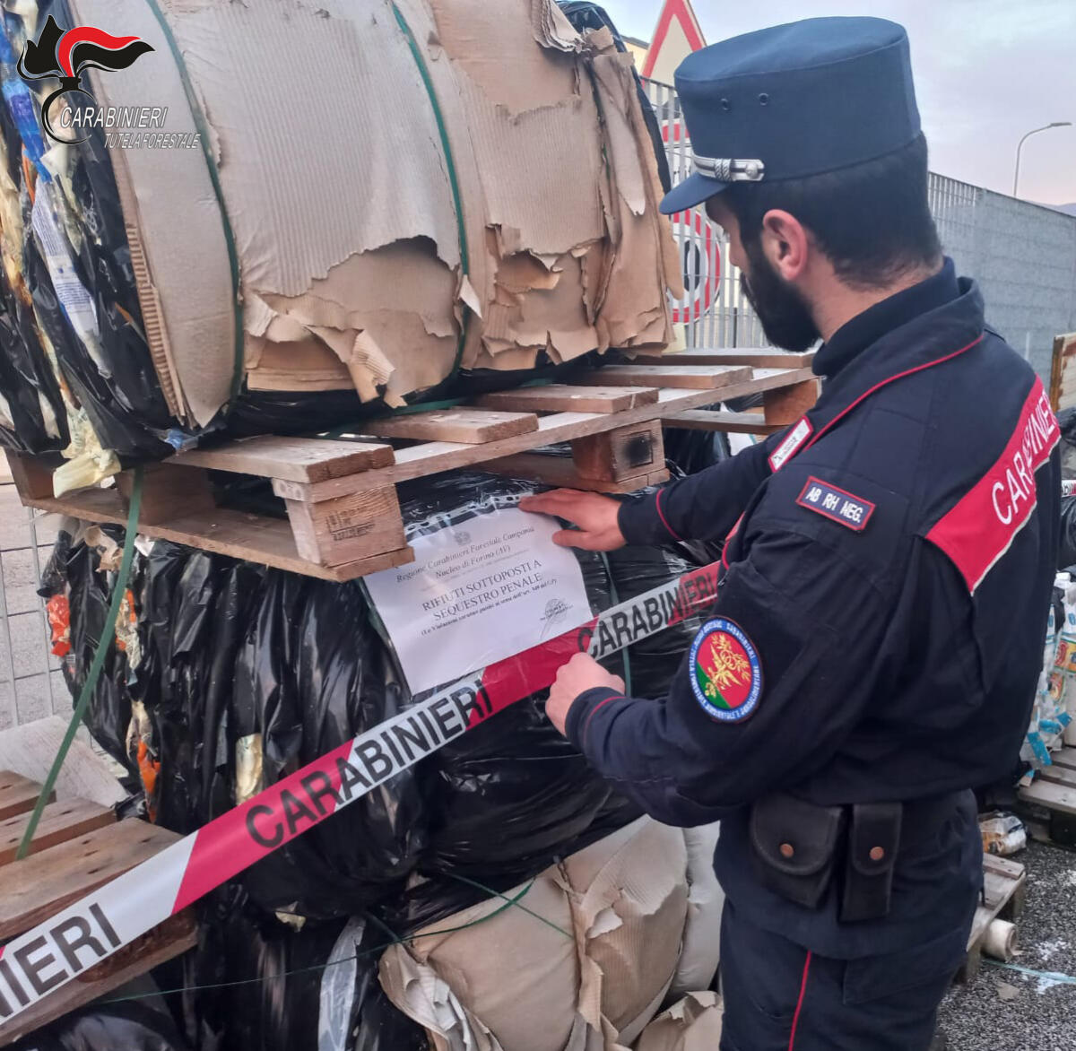 Montoro. I Carabinieri Forestali denunciano un imprenditore per gestione illecita di rifiuti. - 